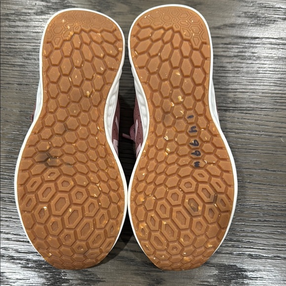 New Balance Women’s Fresh Foam Running Shoes Size 6.5 - Picture 5 of 6